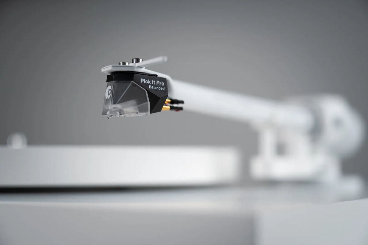Pro-Ject Debut Pro, turntables, lifestyle, satin black